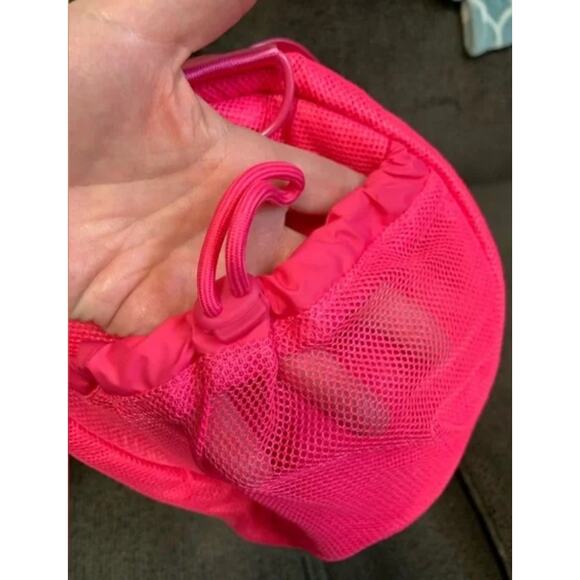 NWT Wildfox Lightweight Mesh Fuschia Hot Pink Mini Duffle Bag - Picture 3 of 5